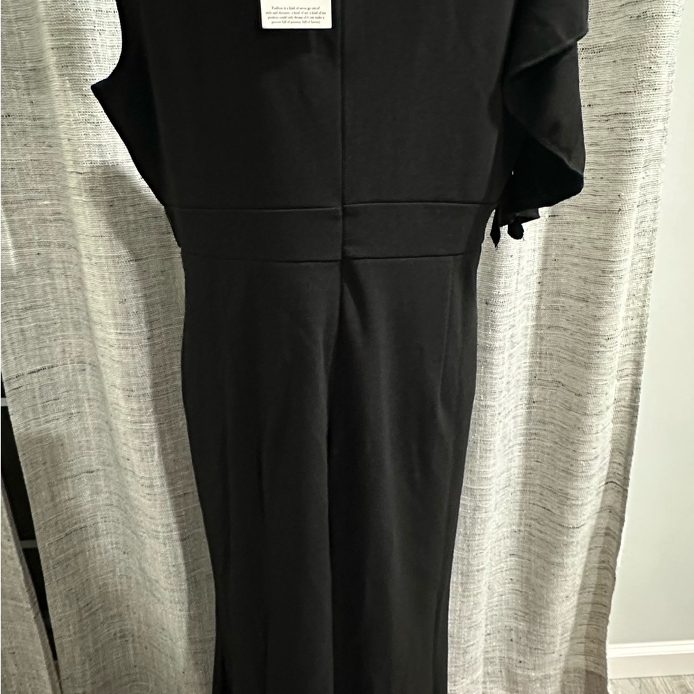 Black Ruffle-Detail Maxi Dress - Timeless Evening Wear - Picture 3 of 4